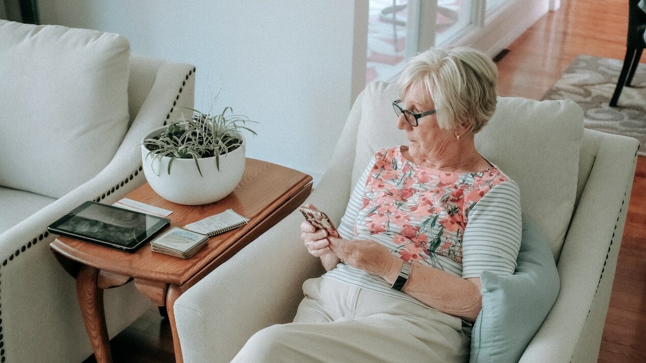 Typing Patterns as Biomarkers: Digital Phenotyping in Mental Health Assessment 1 keith tanner f U6iHYUzO8 unsplash edited