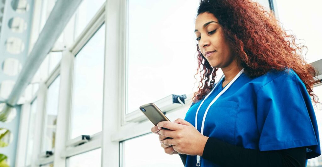 How adding a medical dictionary to autocorrect can maximize your efficiency 1 Nurse texting